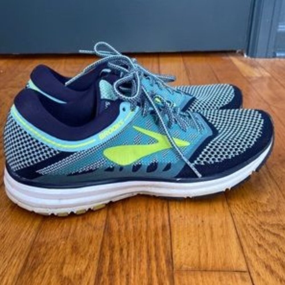 Brooks Revel tennis shoes size womens 9.5